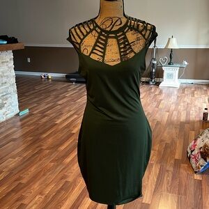 Size XL (more a L) green dress with cut out design on neck area